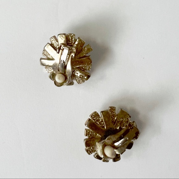 Enameled Flower Clip-On Earring with Rhinestone Center - Picture 3 of 3